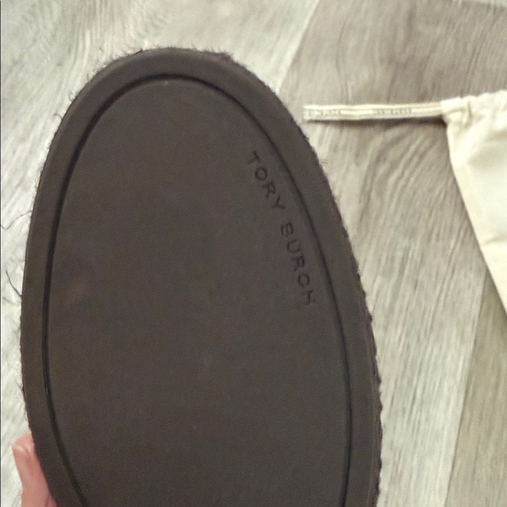 Tory Burch Dark Brown Suede Loafers with Crystal Logo
Dust bag 
No original box - Picture 5 of 12